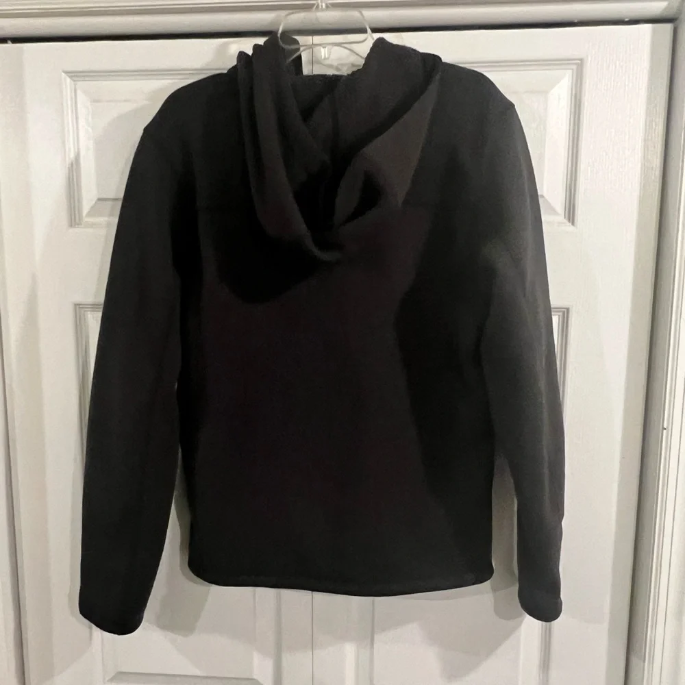 The north face men jacket size small, see pictures closely for details please.
